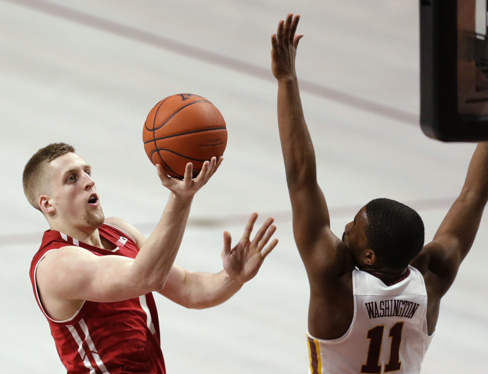 Badgers 56, Golden Gophers 51